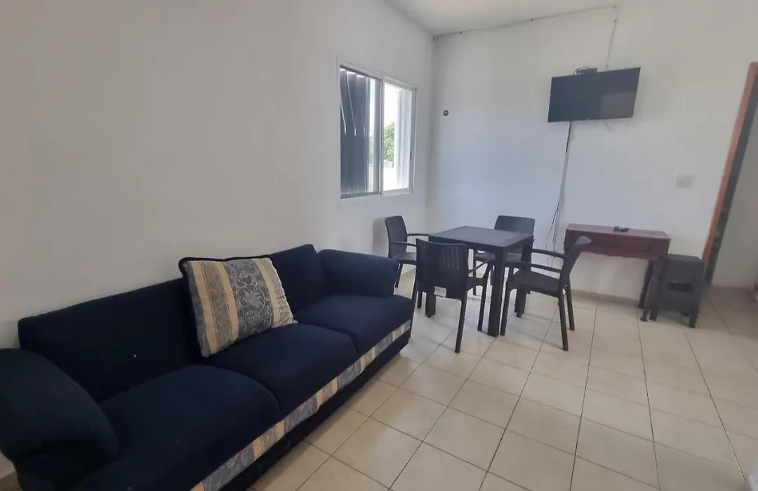 A una calle del ado 5ta avenida-1