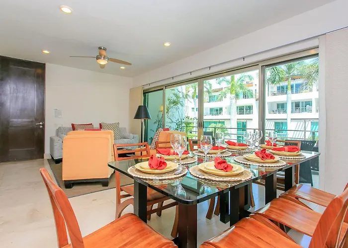 3-Level Condo With A Private Balcony & Rooftop Lounge Playa del Carmen