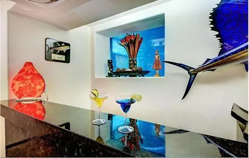 Amazing Hacienda For 14 Guests! Steps To The Beach! Playa del Carmen